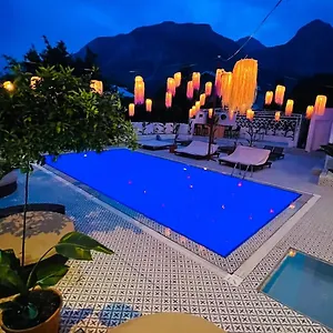 Güler Butık Antalya